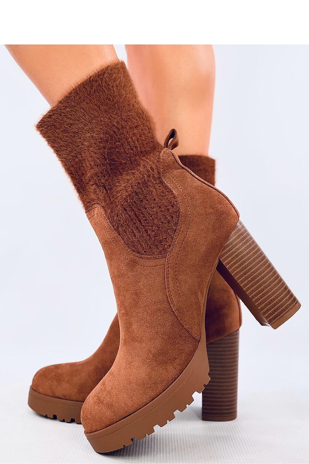 Heel boots model 202351